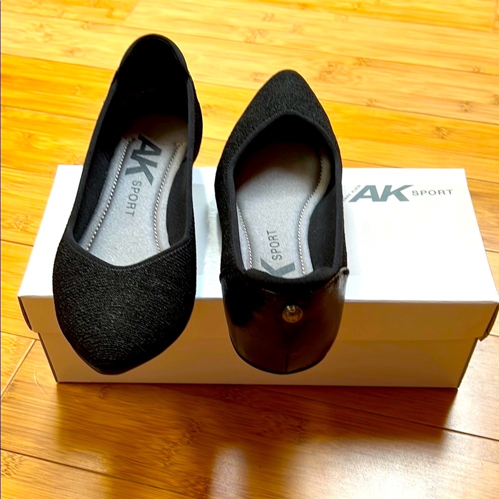 Anne Klein Sport Black Women's Flats - Picture 2 of 5